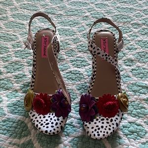Floral Clog